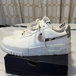 Nike women Air Force size 8